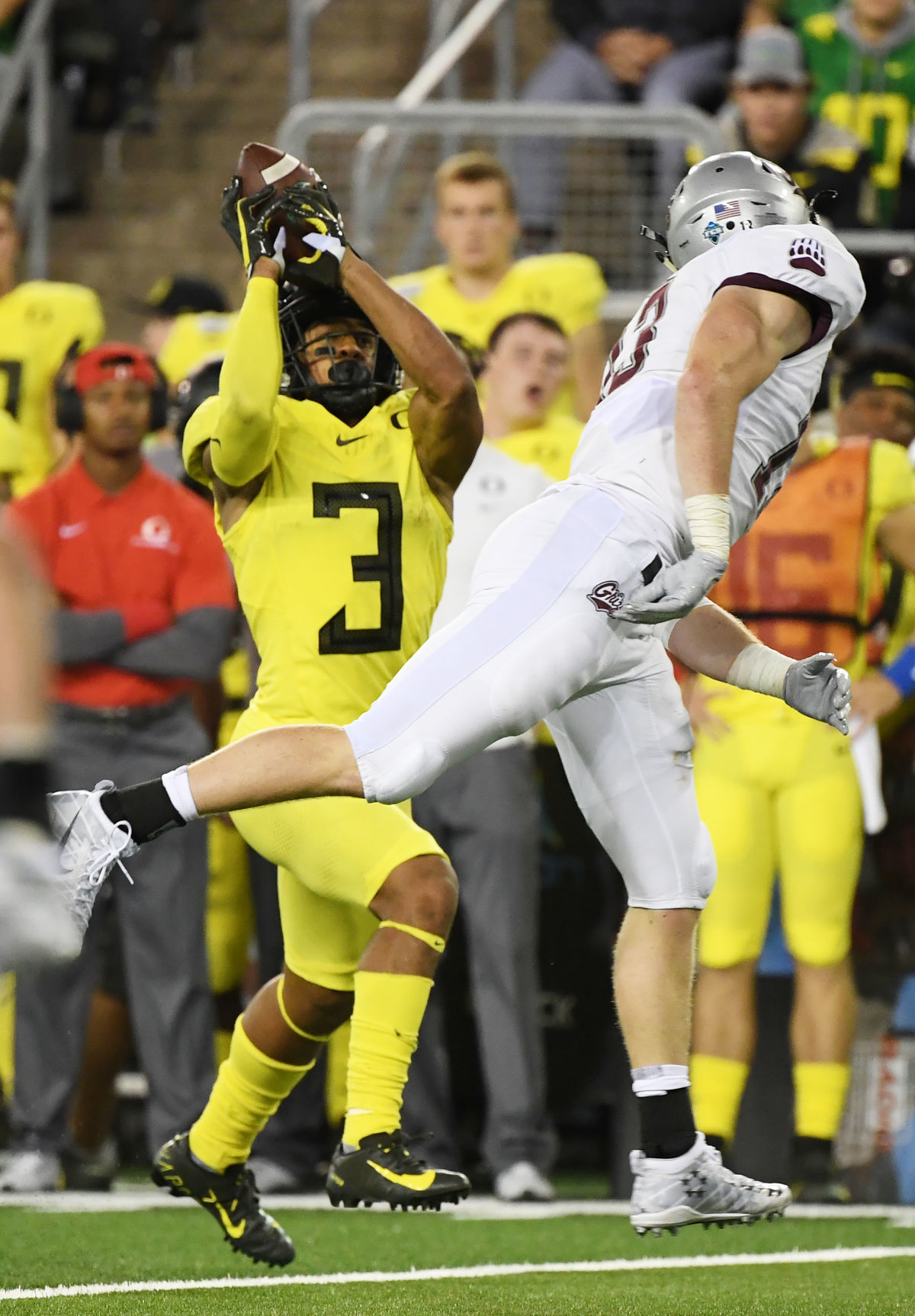 Montana falls to No 15 Oregon 007.JPG